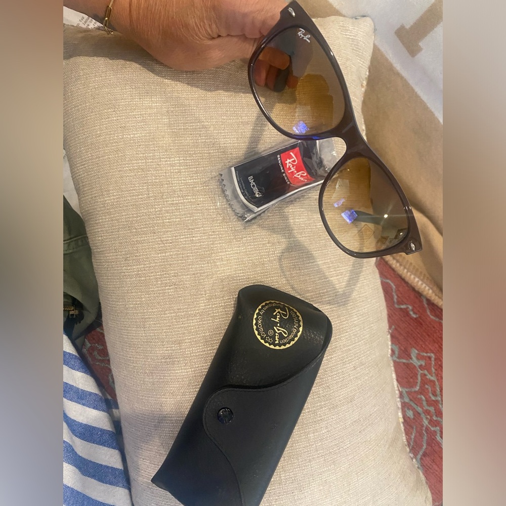 Ray Ban Wayfarers!